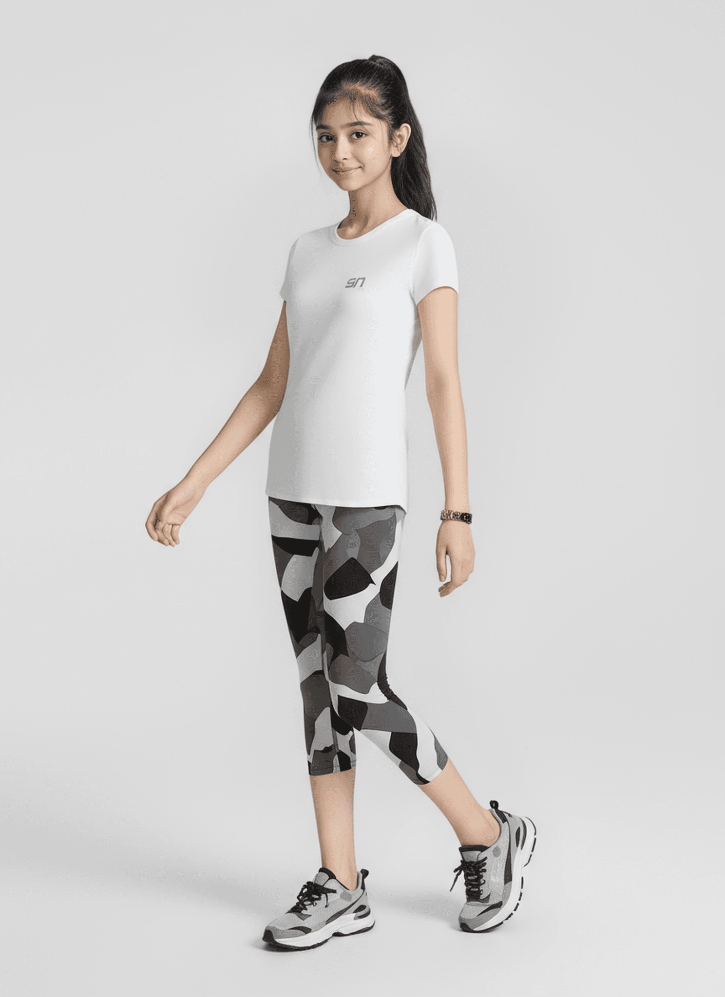 Camo Sports 3/4 black legging - product media